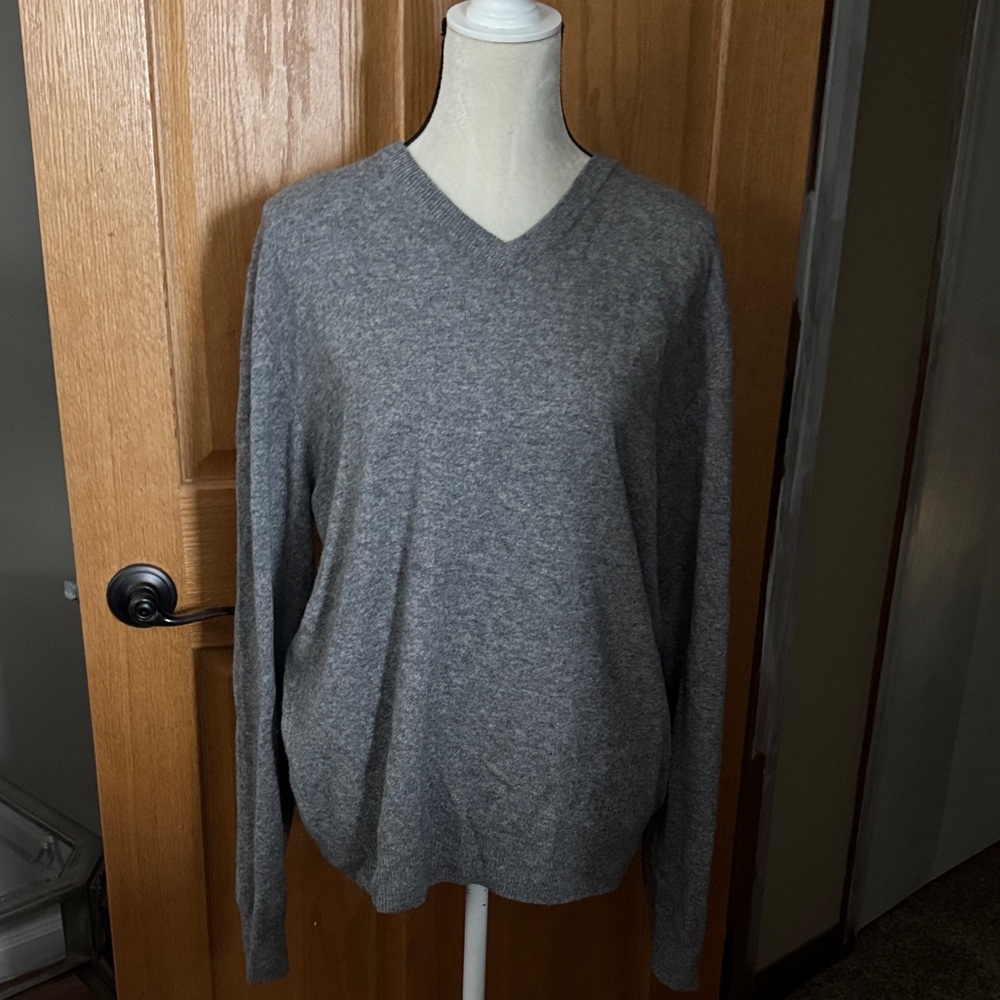 Kenneth Roberts Platinum Men's Gray Cashmere Sweater